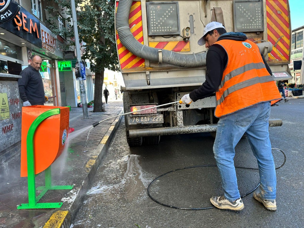 Iğdır Belediyesinden ilaçlama seferberliği