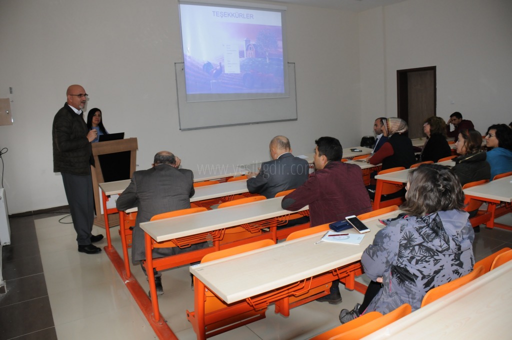 Ziraat Fakültesinde Haftalık Seminerler Devam Ediyor