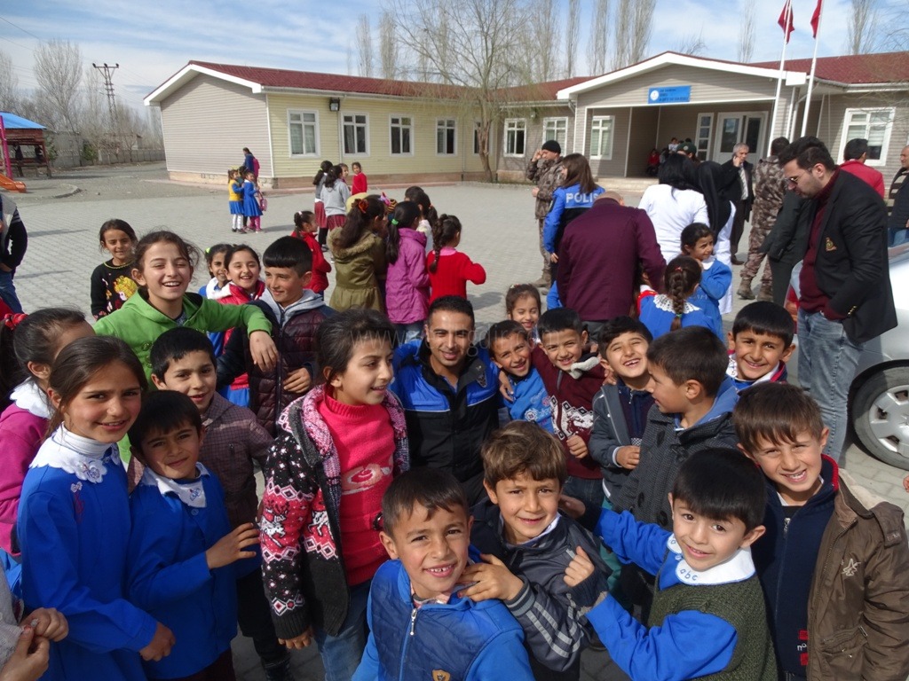 ŞEHİT JANDARMA ER YUSUF DOĞAN OKULUNA ZİYARET