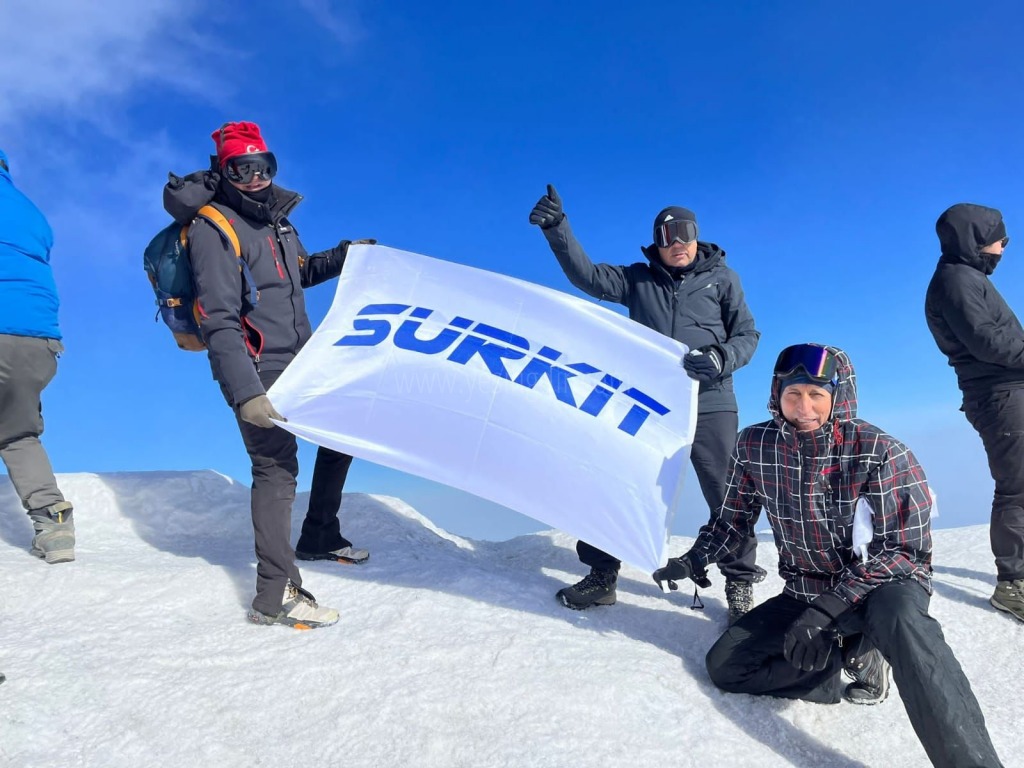 SÜRKİT ZİRVEDE