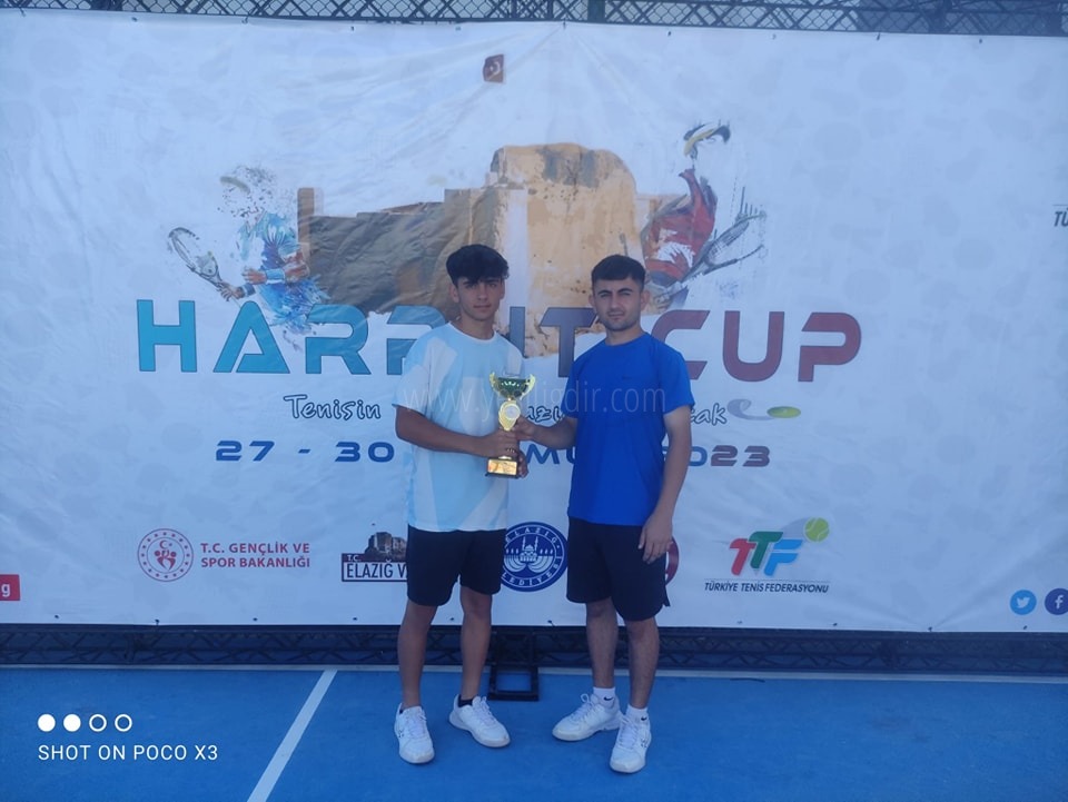 Tenis Turnuvasında Büyük Başarı