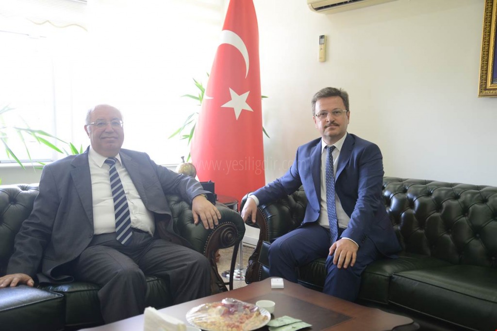 NAHCIVAN BAŞKONSOLOSU NİHAT ERŞAN VAL ÜNLÜYÜ ZİYARET ETTİ