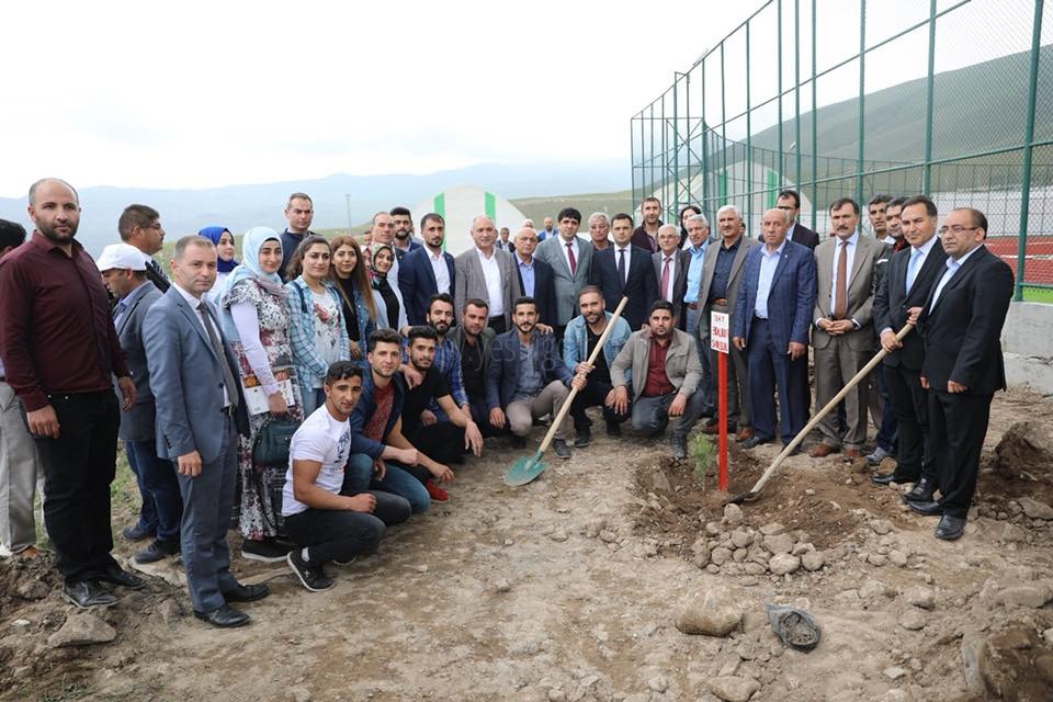 AK PARTİ GENÇLİK KOLLARINDAN HATIRA ORMANI