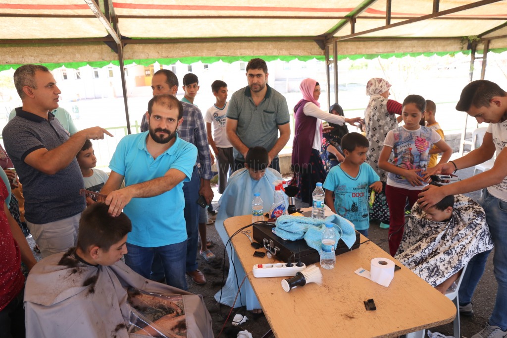 IĞDIR BELEDİYESİNDEN ÖĞRENCİLERE ÜCRETSİZ SAÇ KESİMİ
