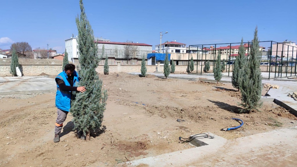 Park ve Bahçeler Güzelleşiyor