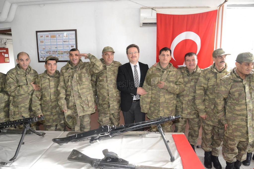 VALİ ENVER ÜNLÜ ENGELLİ ASKERLERİN YEMİN TÖRENİNE KATILDI