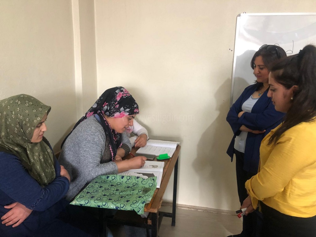 Sema Ünlü Okuma Yazma Kursunu Ziyaret Etti