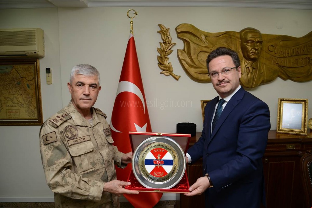 JANDARMA GENEL KOMUTANI ARİF ÇETİN VALİ ÜNLÜYÜ ZİYARET ETTİ