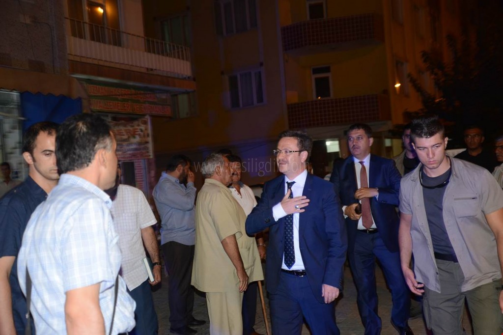 Vali Enver Ünlü Emek Mahallesinde Vatandaşlarla bir araya geldi