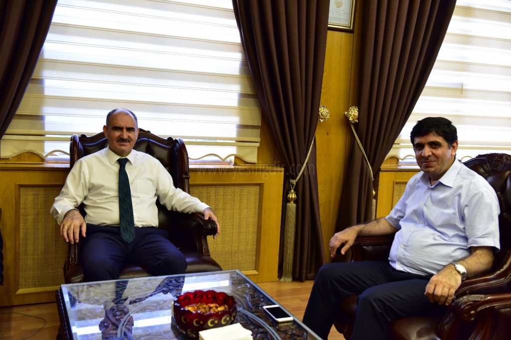 Rektör Alma Kahramanmaraş Valisi Vahdettin Özkanı ziyaret etti