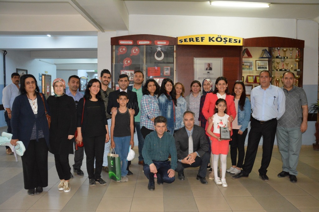 TÜRKİYE BİRİNCİSİ OLAN ÖĞRENCİ ÖDÜLLENDİRİLDİ