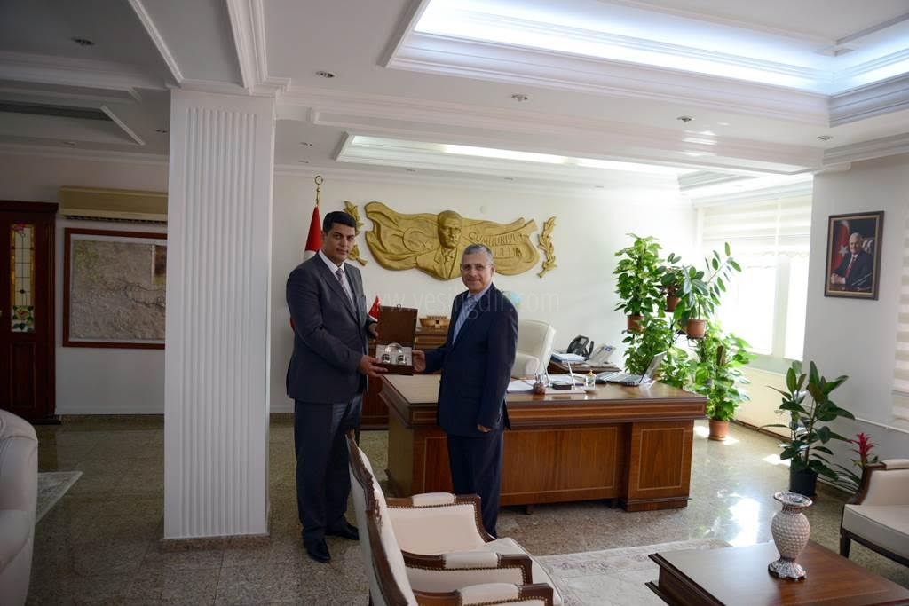 AZERBAYCAN KARS BAŞKONSOLOSUNDAN VALİ ALPMANA VEDA ZİYARETİ