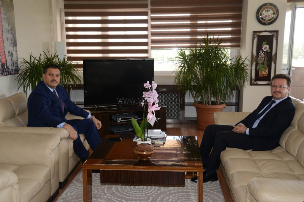 VALİ ÜNLÜ İL EMNİYET MÜDÜRLÜĞÜNÜ ZİYARET ETTİ