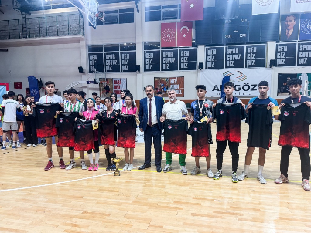 Iğdır 125 Yıl Anadolu Lisesi Şampiyon Oldu