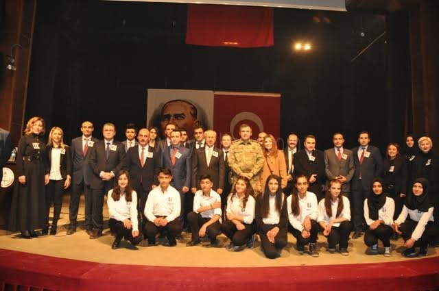 Mehmet Akif Ersoy dualarla anıldı