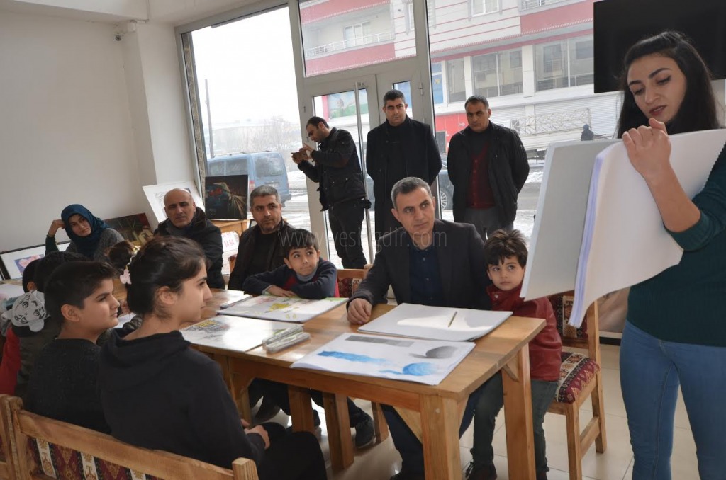 BAŞKAN YİKİTTEN RESİM ATÖLYESİNE ZİYARET