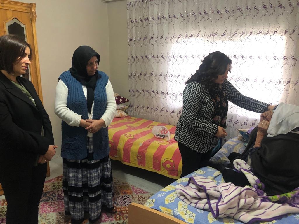 SEMA ÜNLÜ AİLE ZİYARETLERİNİ SÜRDÜRÜYOR