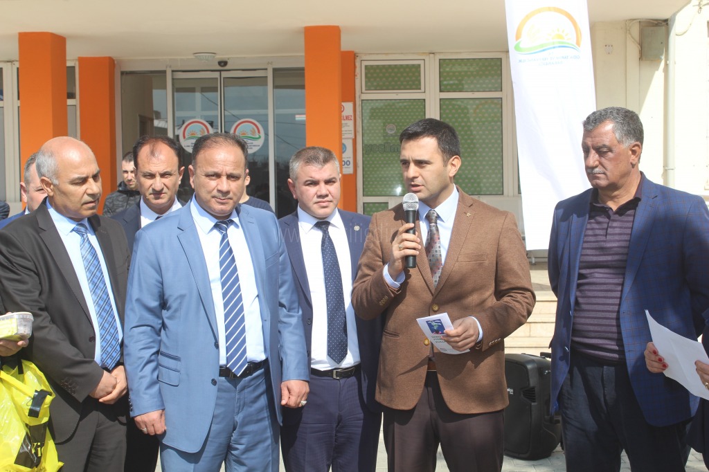 IĞDIRDA ÇİFTCİLERE KAYSI FİDANI DAĞITILDI