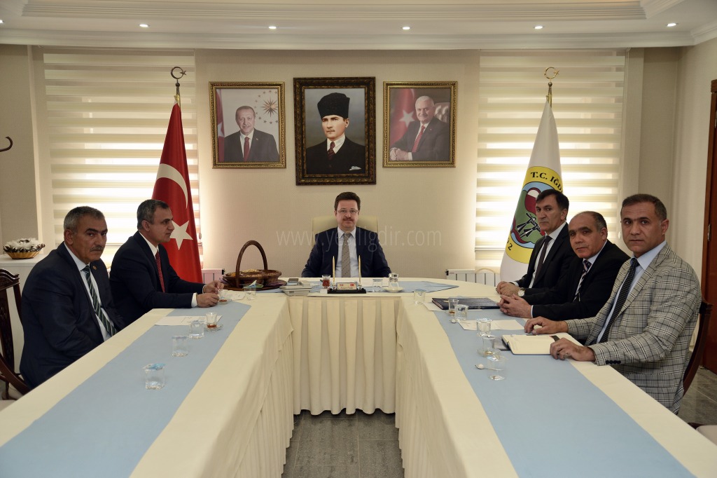 OSB TOPLANTISI VALİ ÜNLÜ BAŞKANLIĞINDA GERÇEKLEŞTİRİLDİ
