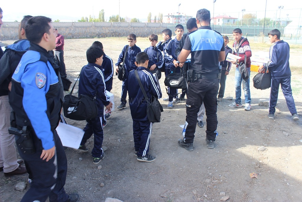 ORTAOKULLAR ARASI FUTBOL TURNUVASI ETKİNLİĞİ