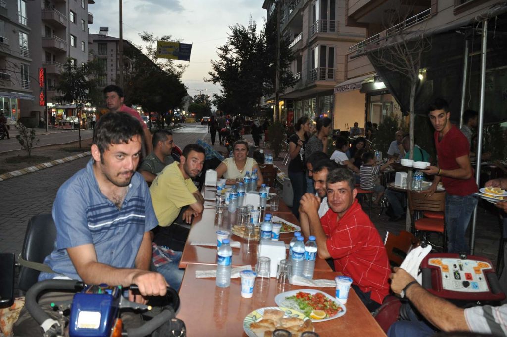Hypden Engellillere İftar Yemeği