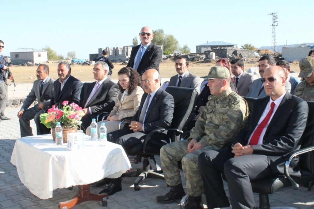 Kaçırılan Öğretmenlere Başarı Belgesi Verildi