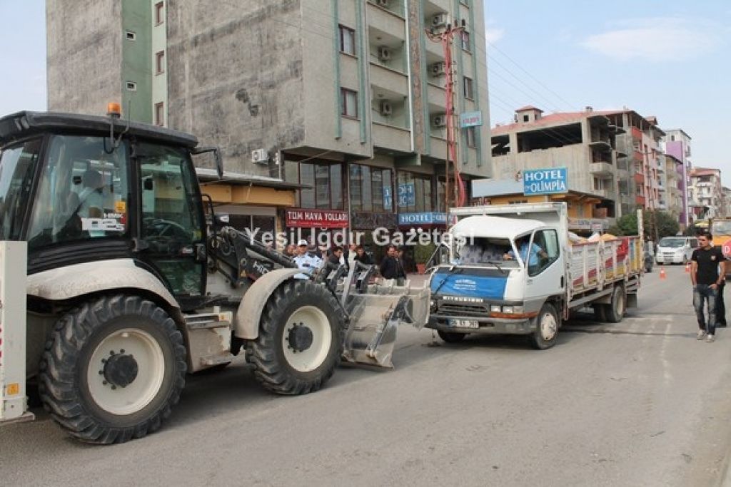 Iğdırda Maddi Hasarlı Trafik Kazası