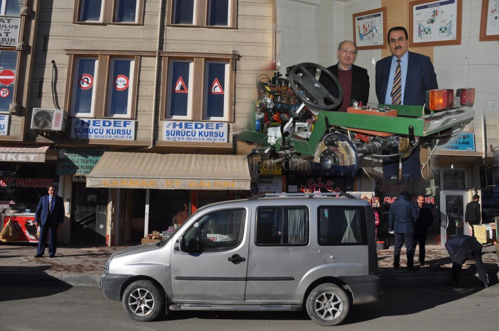 CUMHURBAŞKANININ DOLAR ÇAĞRISINA IĞDIRLI ESNAFLAR DESTEK VERDİ