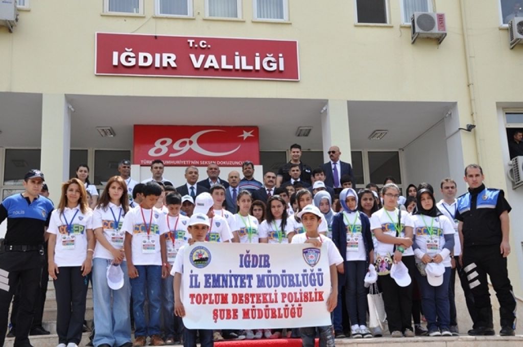 Vali Ahmet Pek Çanakkale'ye Gidecek Öğrencileri Uğurladı
