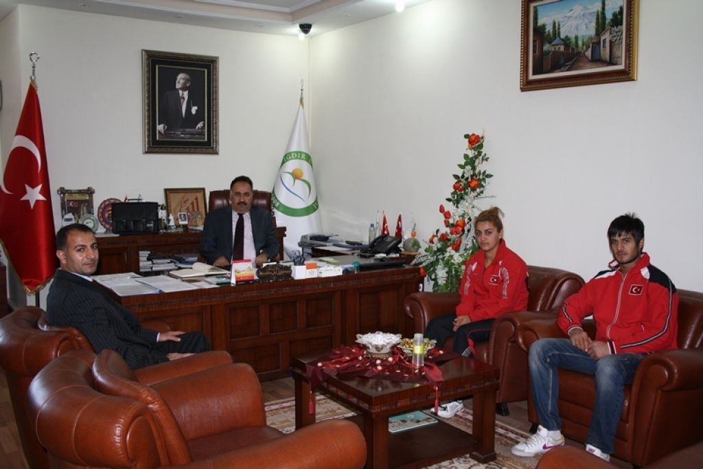 Kickboks Şampiyonları Iğdır Üniversitesini Ziyaret Etti
