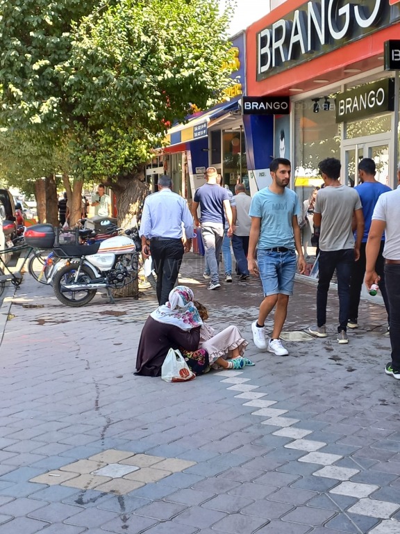 Kadrolu Dilenciler İş Başında