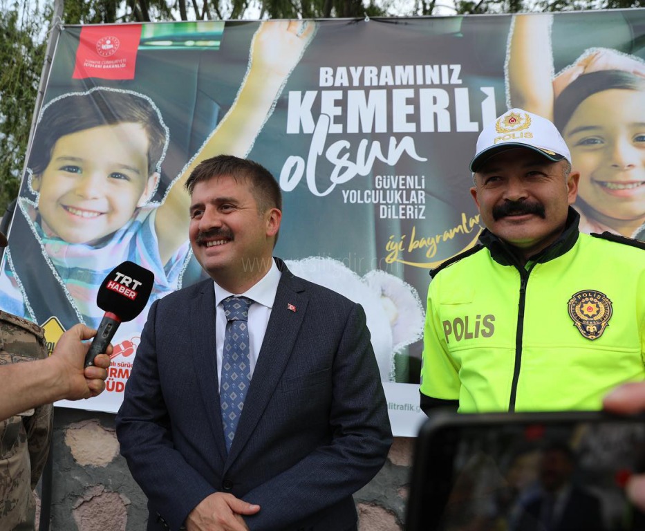 IĞDIRDA POLİS VE JANDARMADAN BAYRAMINIZ KEMERLİ OLSUN UYGULAMASI