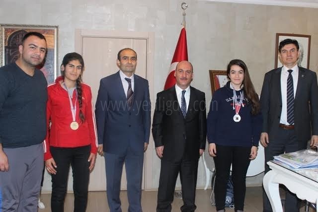 ŞAMPİYONLAR MİLLİ EĞİTİM MÜDÜRÜ TARAFINDAN KABUL EDİLDİ