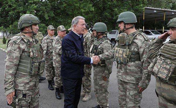 Şehit Sayısı Çoğalınca Bakan Akar Sınıra Geldi