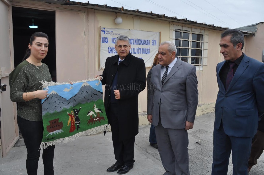 Karabağ Kilimleri Iğdır'da yaşatılıyor