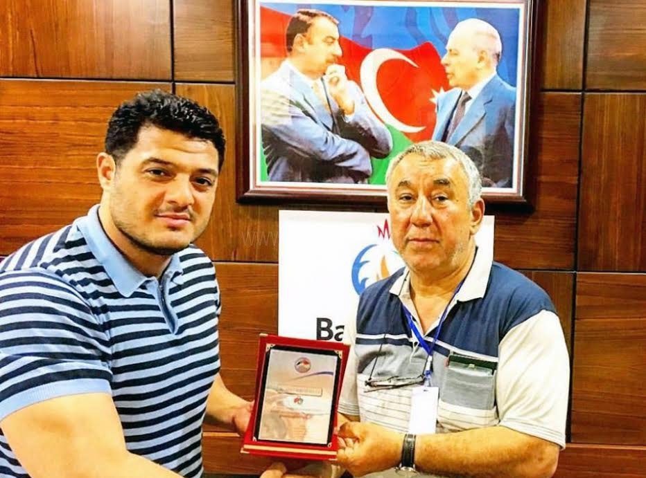 TADDEFTEN AZERBAYCAN KİCKBOKS FEDERASYONU BAŞKAN YARDIMCISINA PLAKET