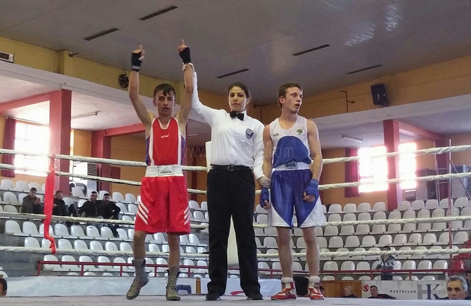 Milli Boksör Tabaru rakiplerini eleyerek finale yükseldi