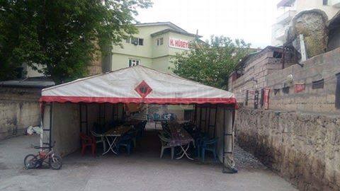 YANLIŞ CENAZE YAKINLARINI YIKTI