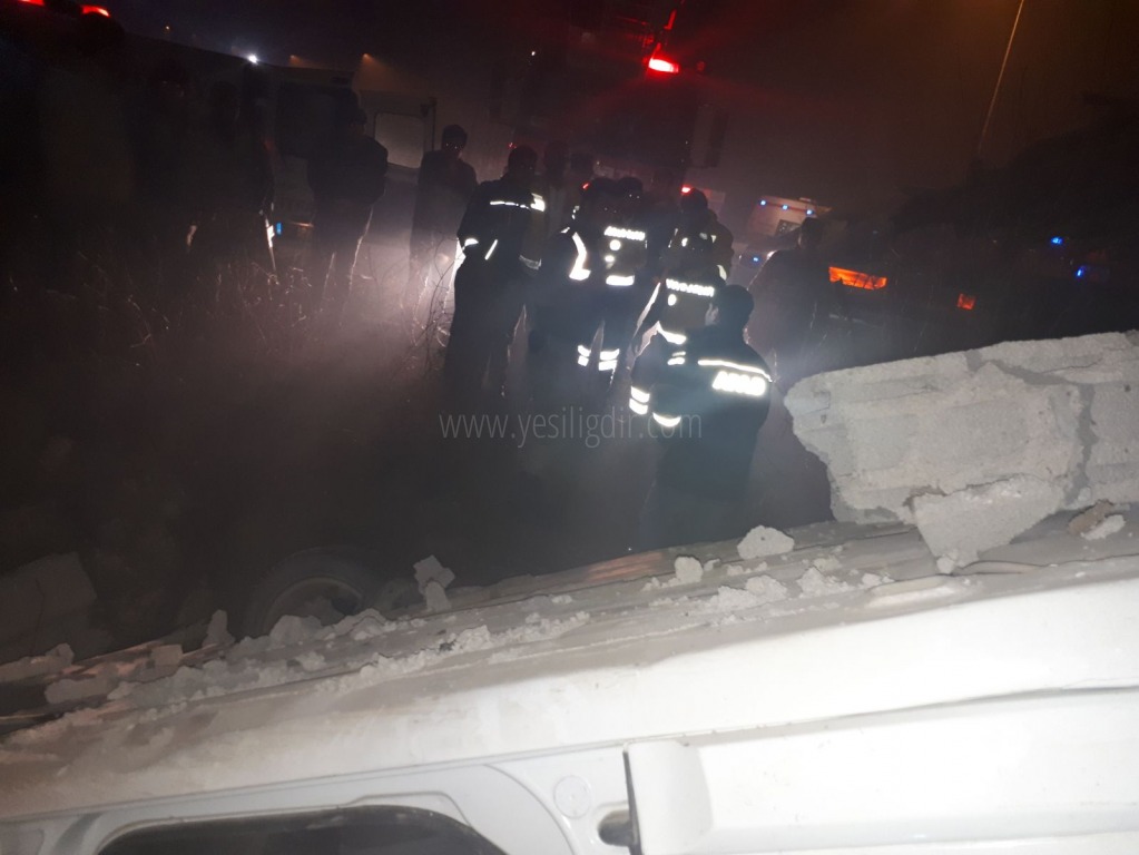 TRAFİK KAZASI 1 ÖLÜ 2 YARALI