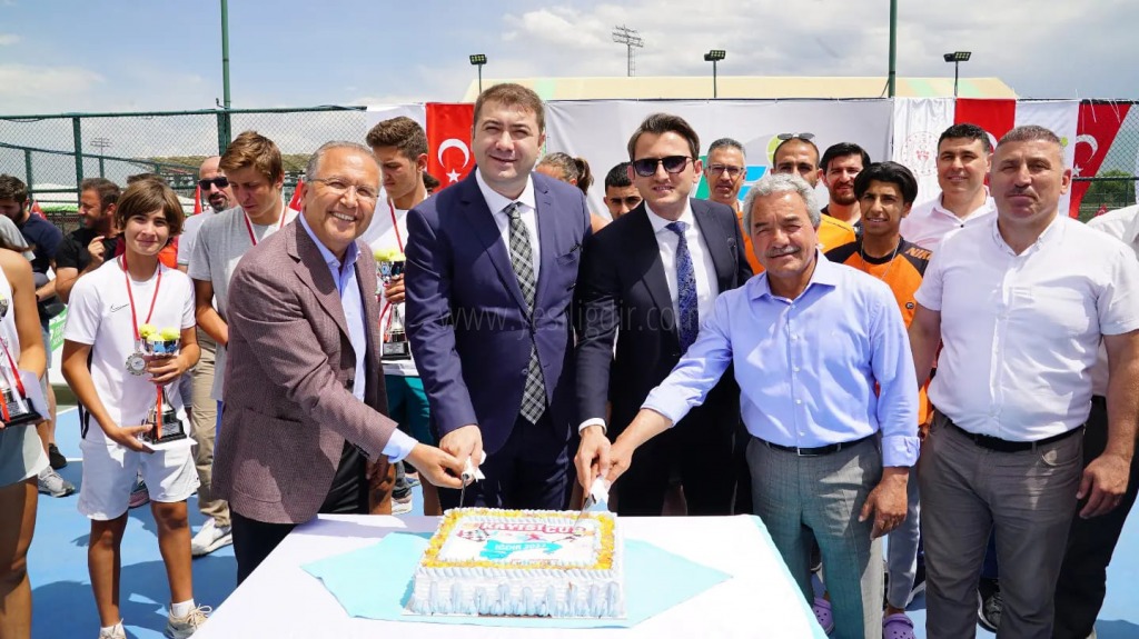Iğdır Kayısı Cupta kupalar sahiplerini buldu