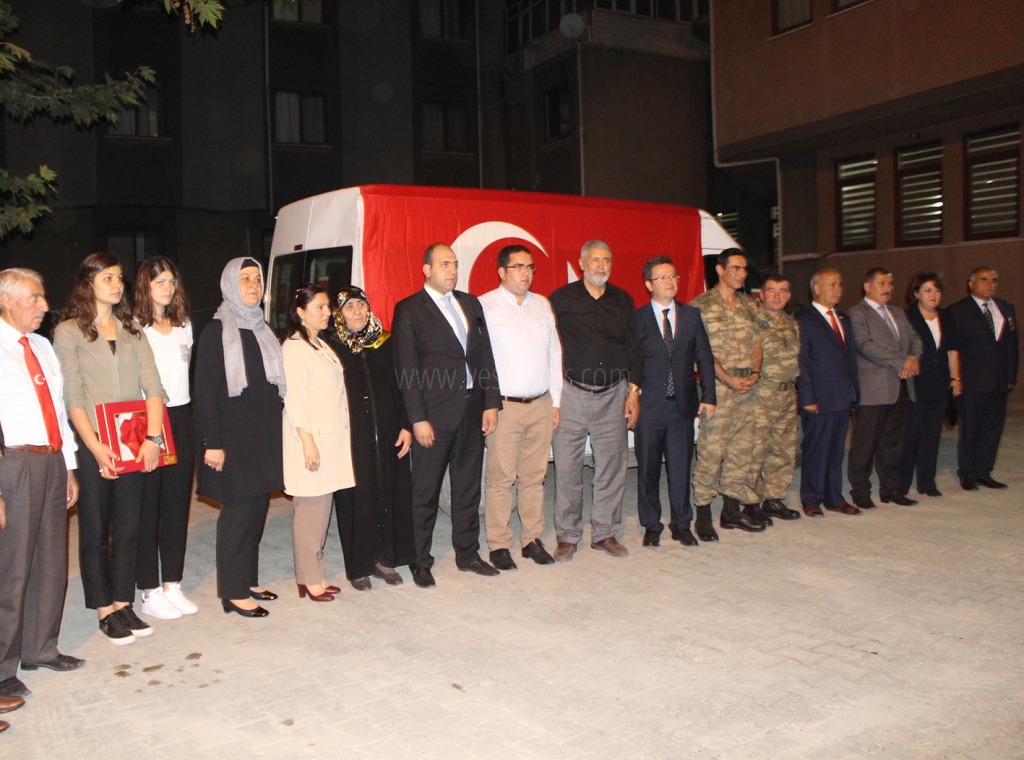 ŞEHİT VE GAZİ AİLLERİ ONURUNA YEMEK VERİLDİ
