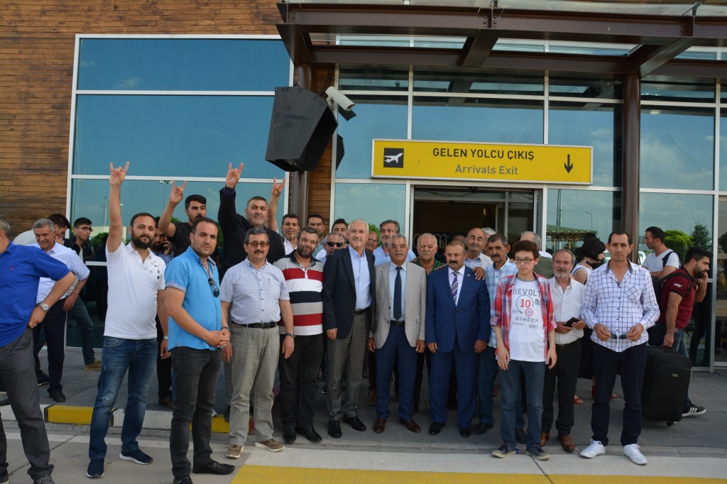 İSA YAŞAR TEZEL VE SEFER KARAKOYUNLU YAŞAR KARADAĞA DESTEK İÇİN IĞDIRA GELDİ