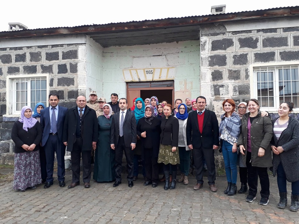 KAYMAKAM GÜZEL KURSLARI GEZDİ