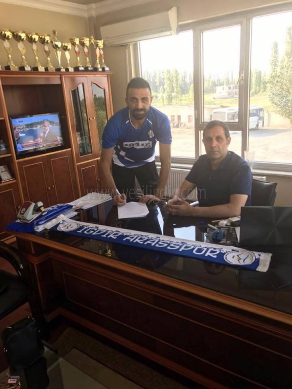 Ömür Ağgün ile 1 Yıllık Sözleşme İmzalandı