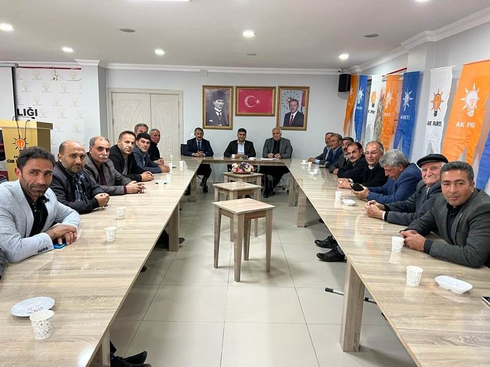 AK Parti Iğdır teşkilatı muhtarlarla bir araya geldi