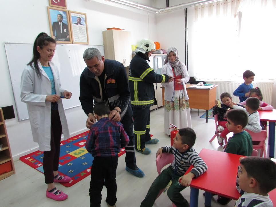 Iğdır Belediyesinden Ana Sınıf Öğrencilerine İtfaiye Eğitimi