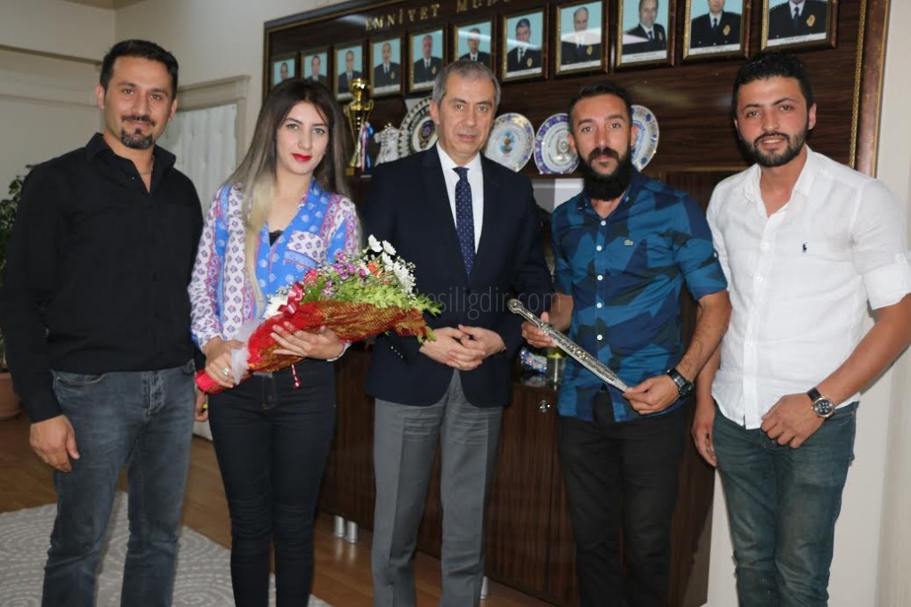 IĞDIR HANÇER DANS GRUBU ÜYELERİNİN İL EMNİYET MÜDÜRÜ YÜKSEL BABALI ZİYARETİ