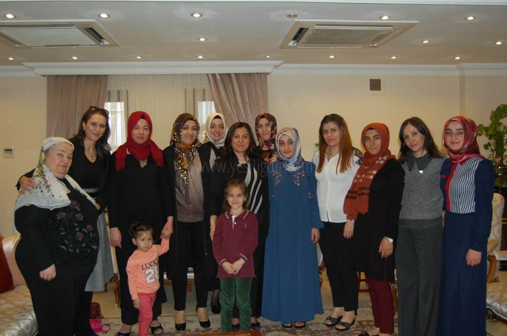 SEMA ÜNLÜ ASKER VE POLİS EŞLERİNİ VALİ KONAĞINDA AĞIRLADI