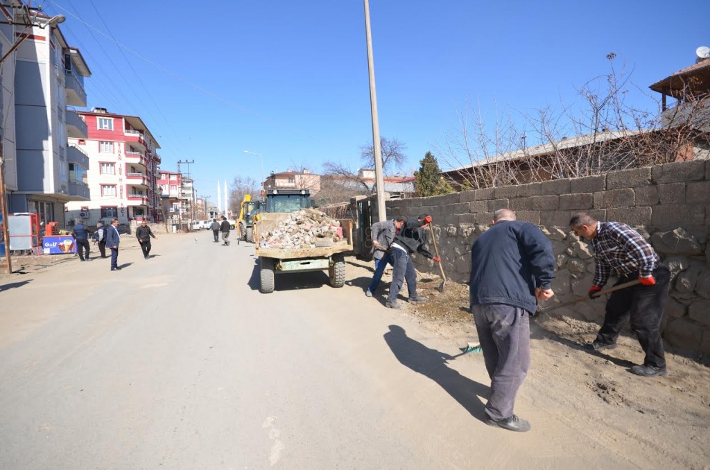 IĞDIR BELEDİYESİNDEN BAHAR TEMİZLİĞİ