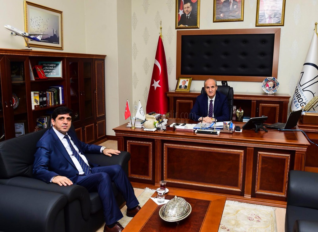 Rektör Alma Dulkadiroğlu Belediye Başkanı Necati Okayı Makamında Ziyaret Etti